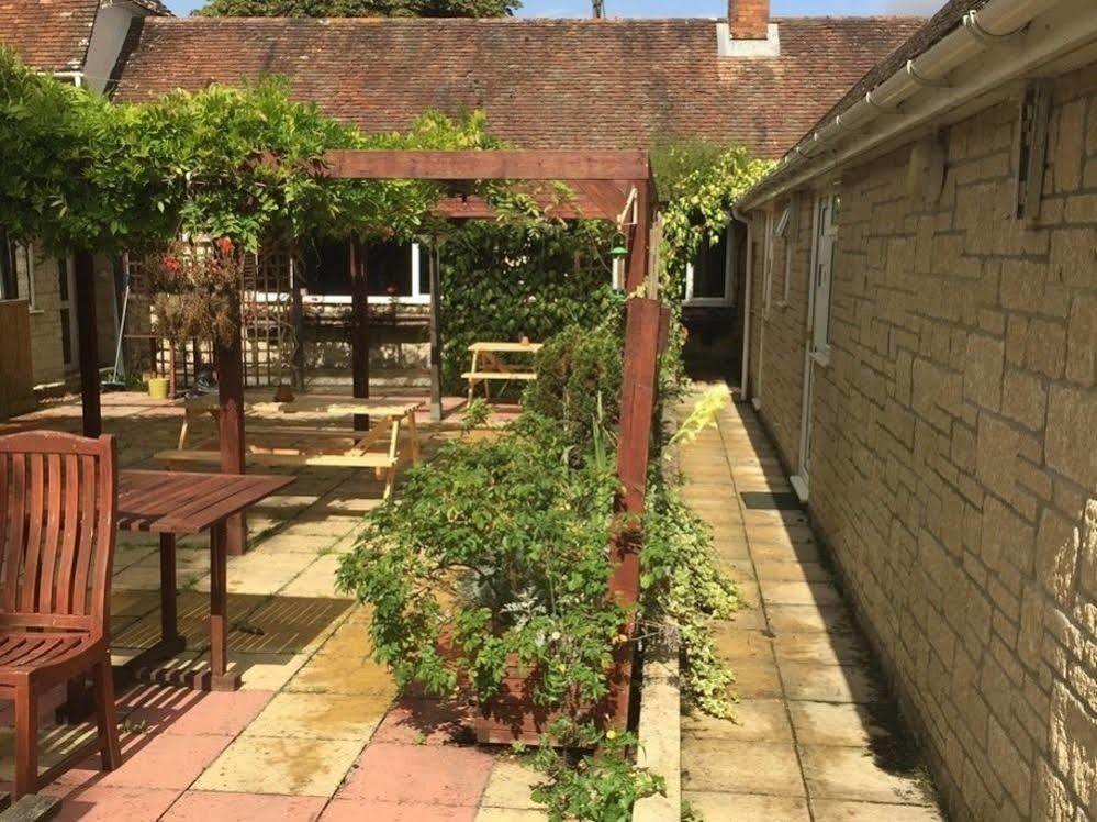 The Pelican Inn Stapleford  Екстер'єр фото